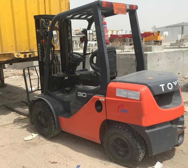 Forklifts & Telehandlers for rent in Kuwait