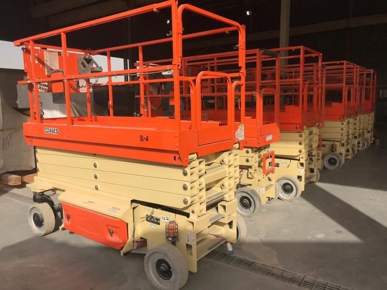 Man Lifts & Platforms for rent in Kuwait